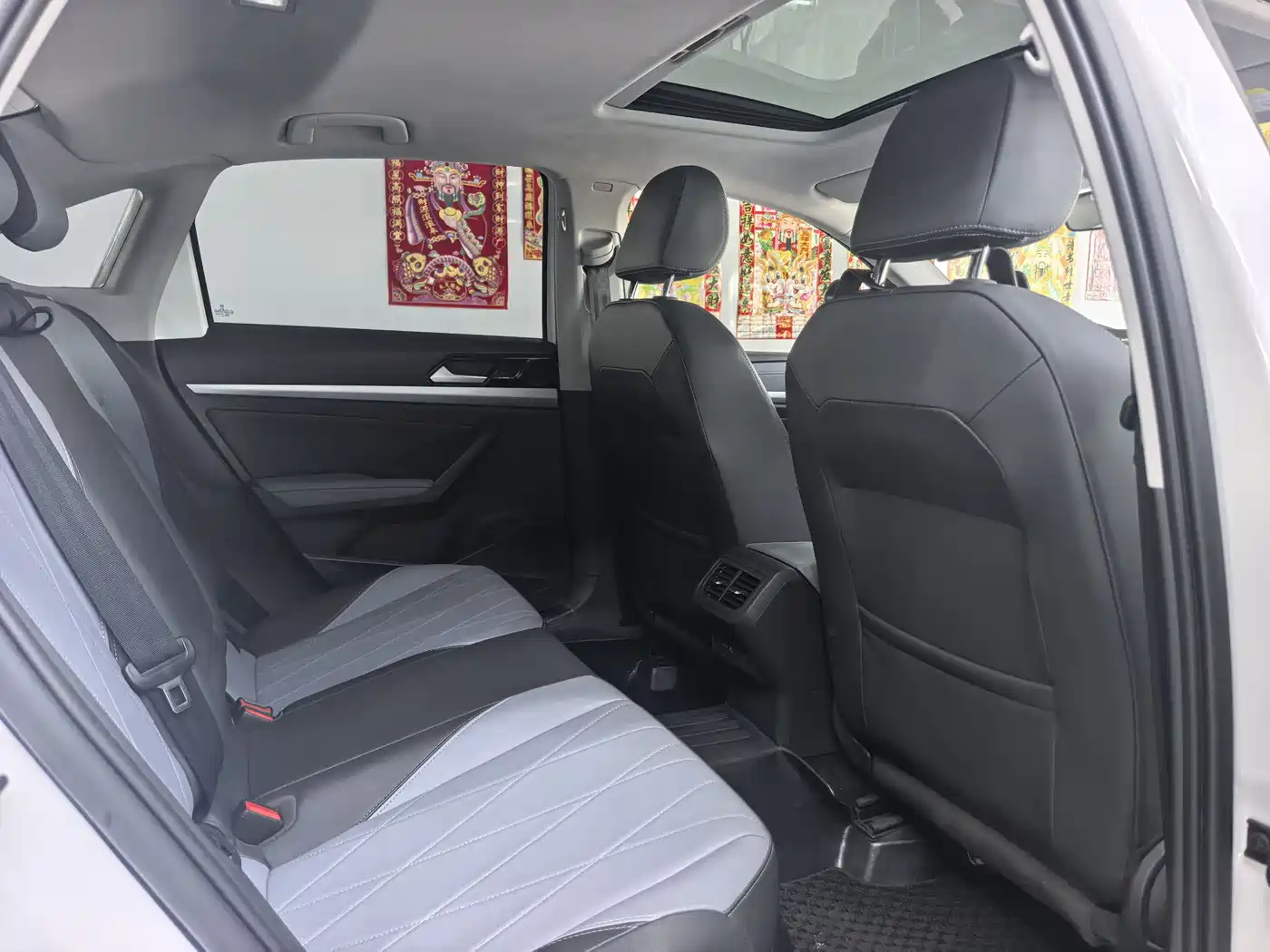 Volkswagen Lavida 2023 Facelift 1.5L Automatic 5 Million Edition фото 9