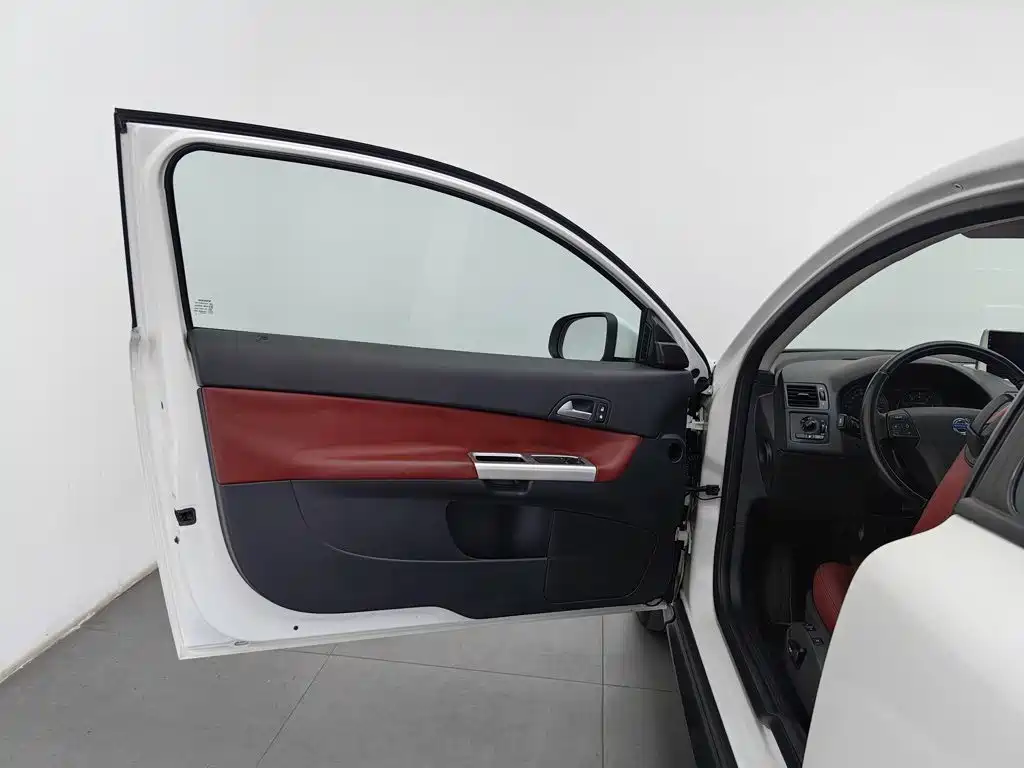 Volvo C30 2013 2013 2.0L Dynamic Edition