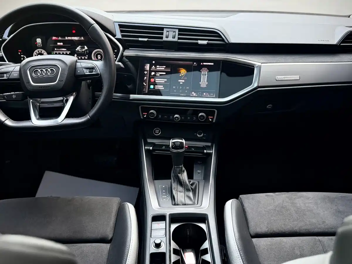 Audi Q3 2023 35 TFSI Fashion Dynamic (1.4T) фото 24