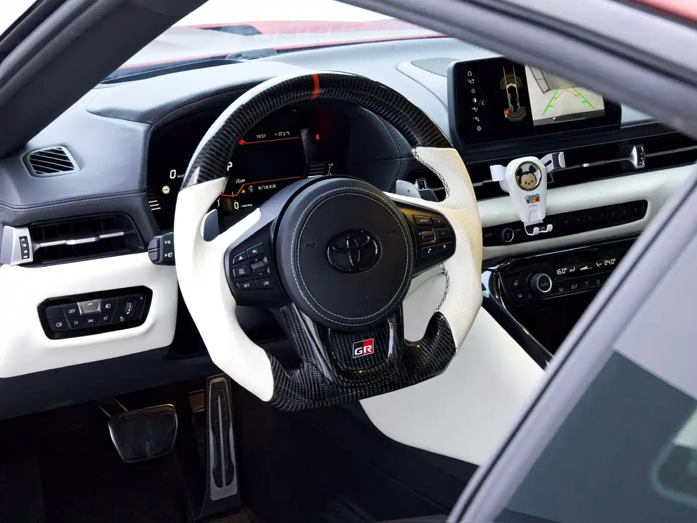 Photo 11 - Toyota Supra