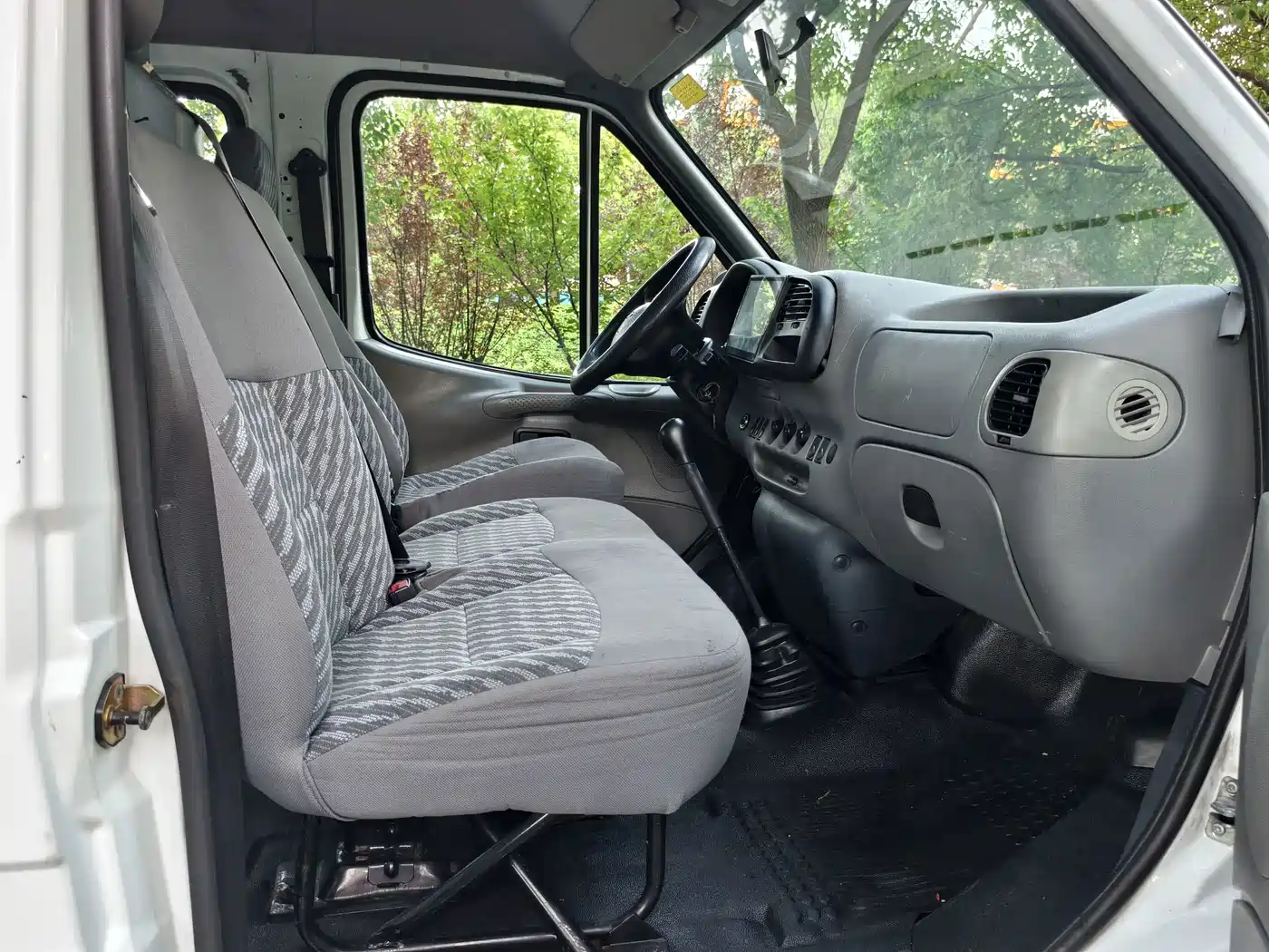 Ford Classic Transit 2016 2015 2.8T Diesel Short Wheelbase 6-Seater Mid-Roof MPV JX493ZLQ4