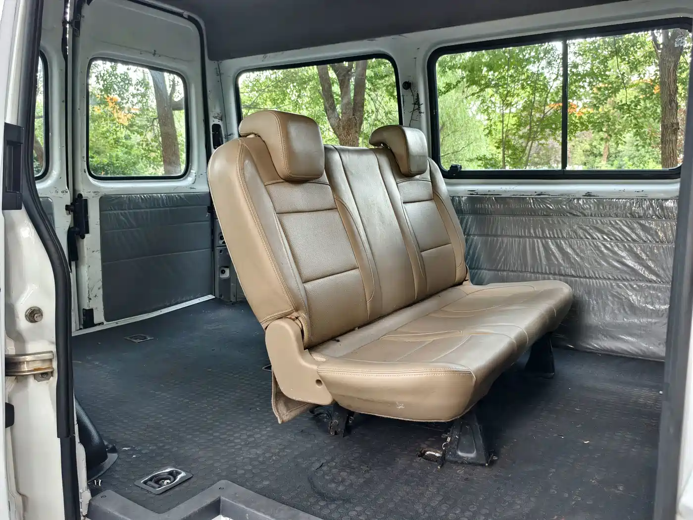 Ford Classic Transit 2016 2015 2.8T Diesel Short Wheelbase 6-Seater Mid-Roof MPV JX493ZLQ4