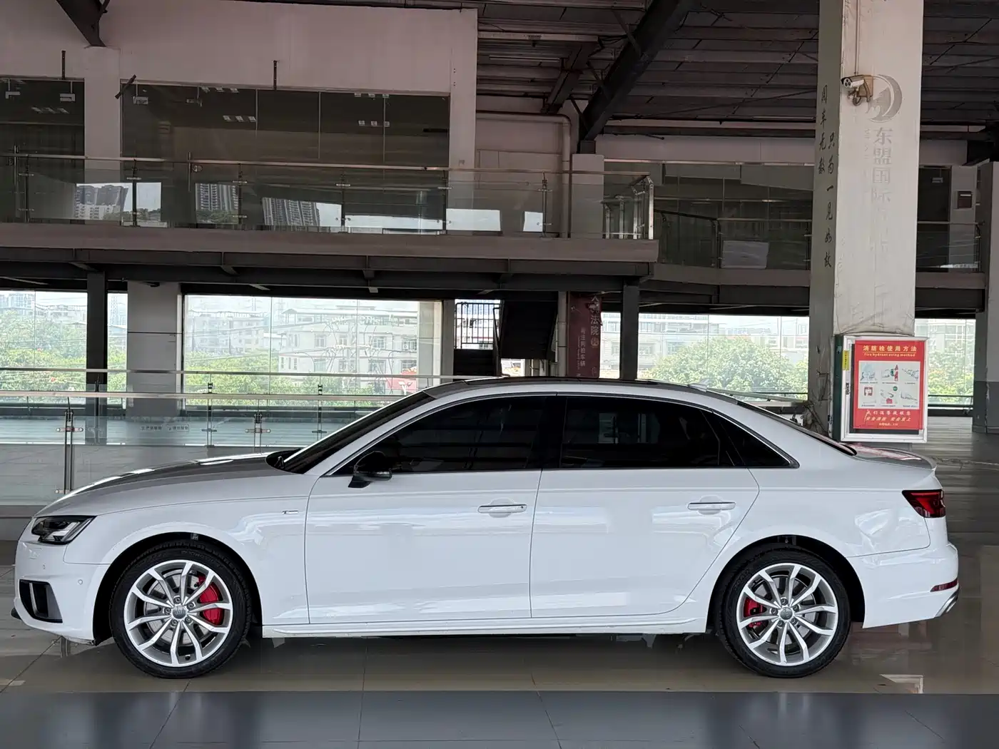 Audi A4L 2019 45 TFSI quattro Personality Sport (China VI) фото 3