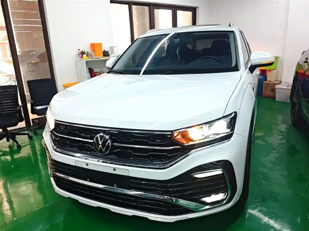 Volkswagen Tayron X 2020 330TSI 2WD Premium Smart Edition фото 3