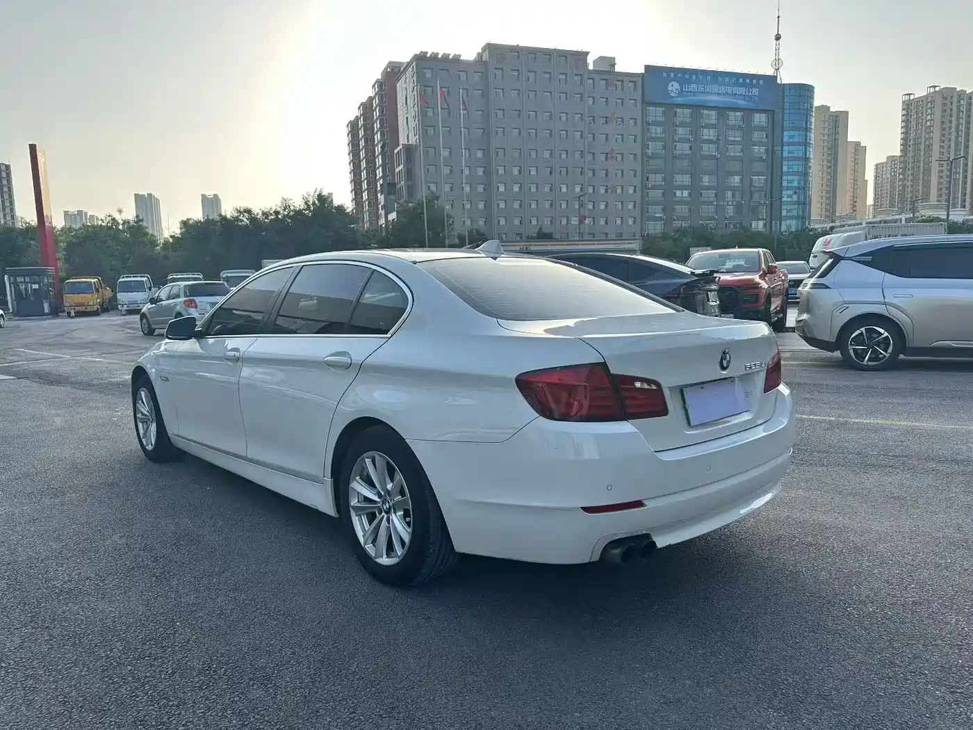 BMW 5 Series 2013 525Li Luxury фото 4
