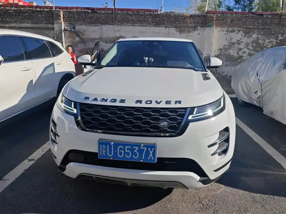 Land Rover Range Rover Evoque 2023 Range Rover Evoque L 249PS Luxury Edition фото 2