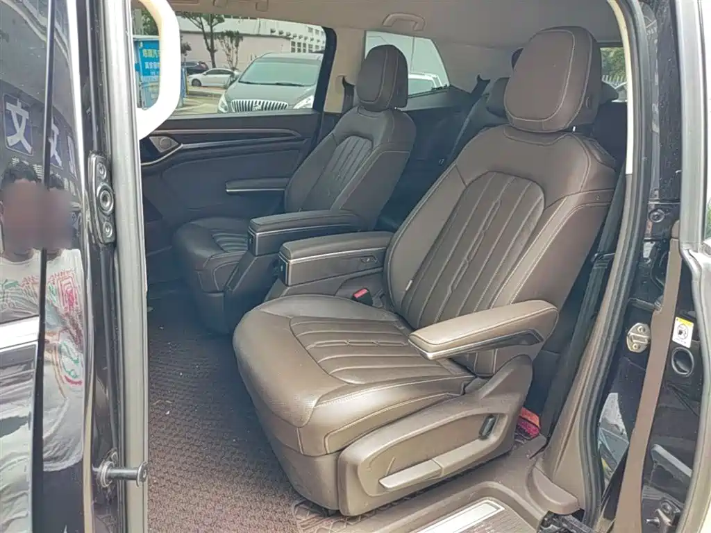 Volkswagen Viloran 2020 330TSI Luxury Edition фото 17
