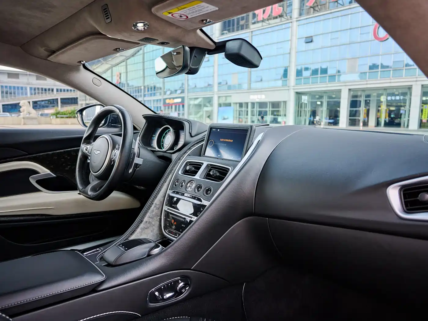 Aston Martin DB11 2021 2019 Model 4.0T V8 Coupe