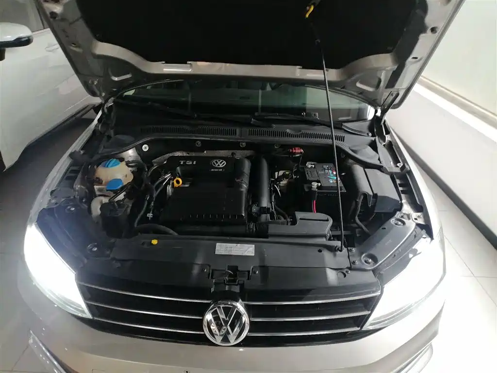 Volkswagen Sagitar 2017 230TSI Automatic Comfort фото 16