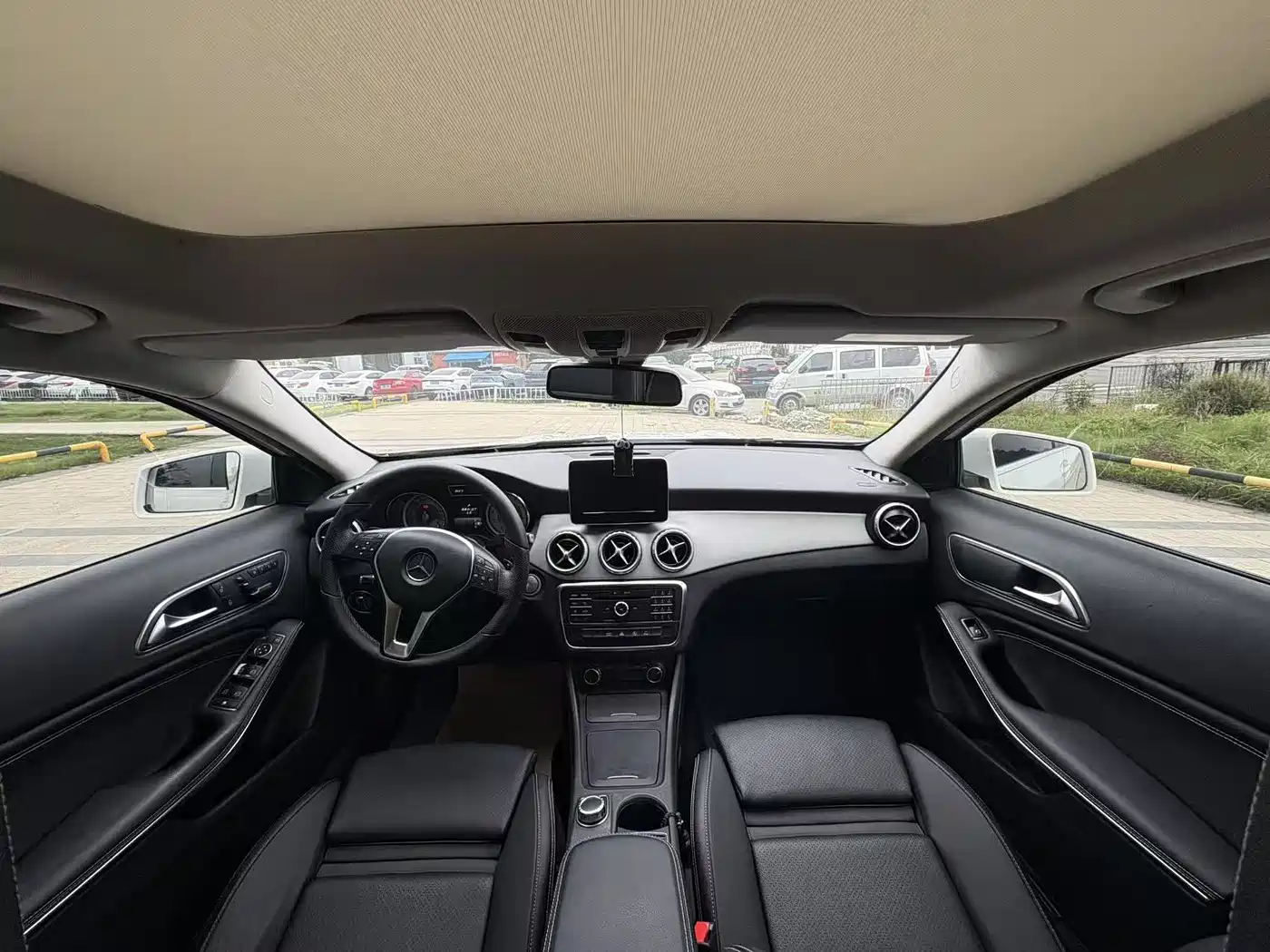 Mercedes-Benz GLA 2016 GLA 200 Dynamic фото 6