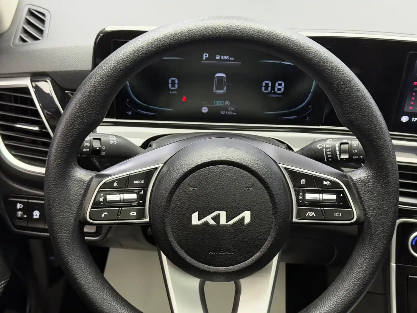Kia Seltos 2023 1.5L CVT Luxury Edition фото 13