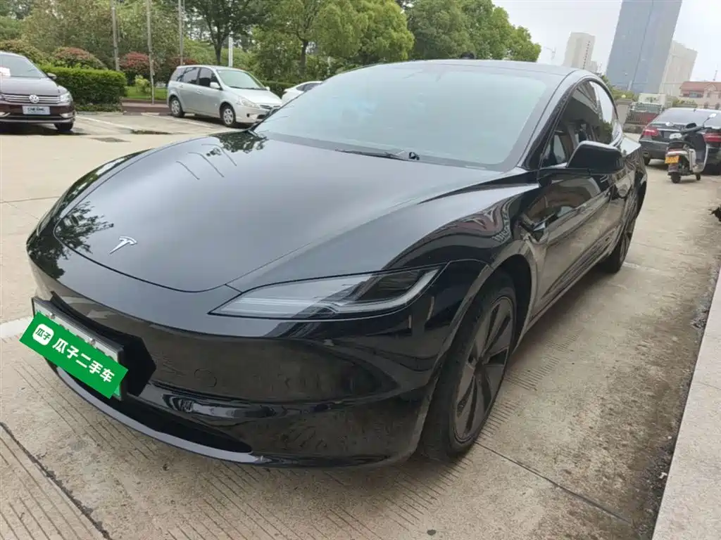 Фото 2 - Tesla Model 3
