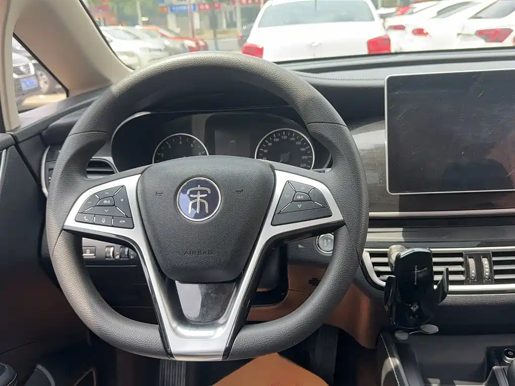 BYD Song MAX 2019 1.5T Manual Smart Connection Rui Yi 7-seater China V фото 3