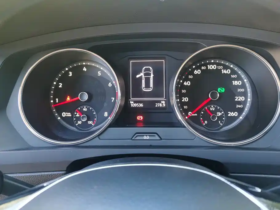 Photo 14 - Volkswagen Tiguan L