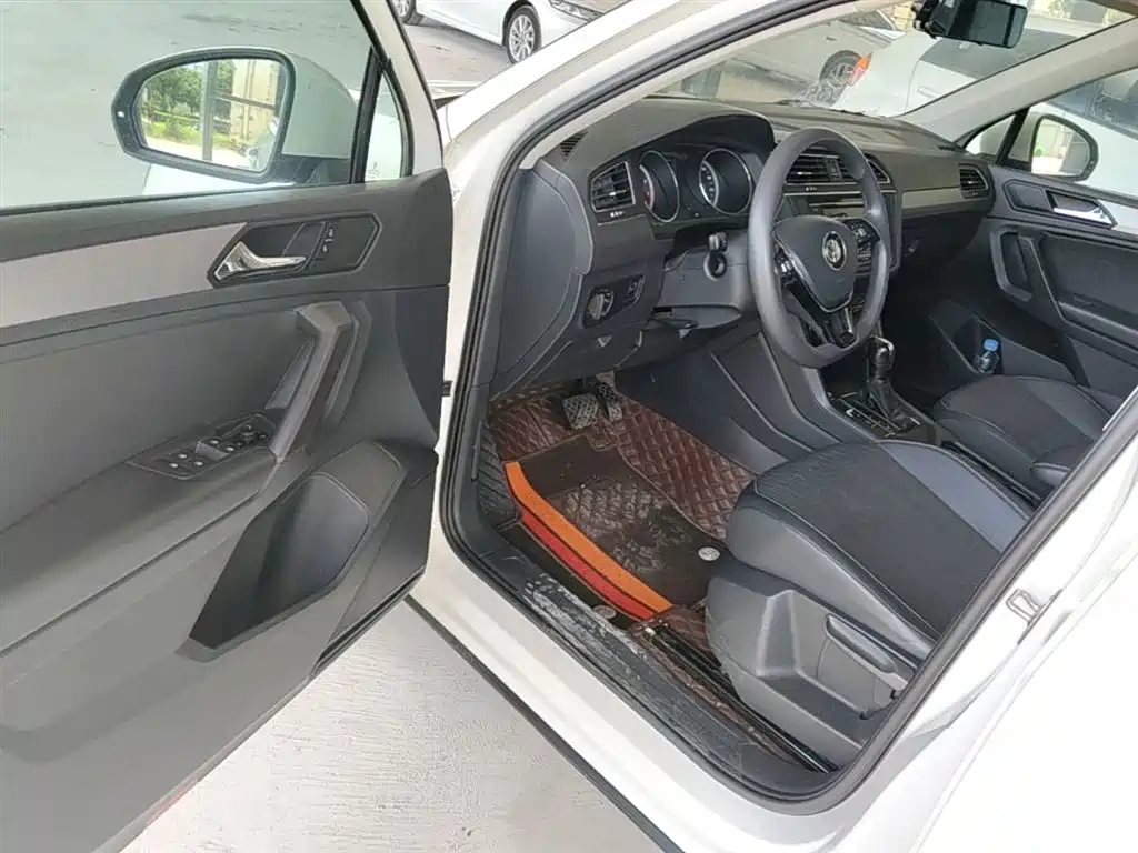 Volkswagen Tiguan L 2019 330TSI Auto 2WD Trend Edition China V фото 16