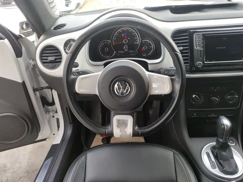 Volkswagen Beetle 2015 180TSI фото 11