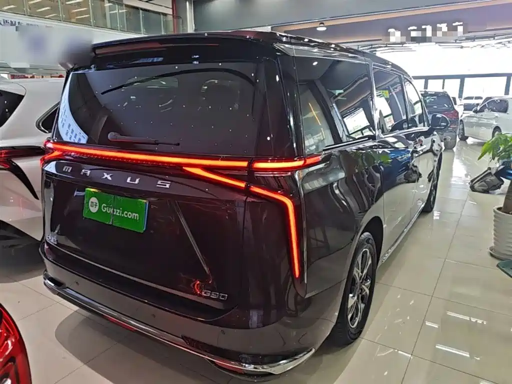 SAIC Maxus Maxus G90 2022 2.0T Galaxy 7-Seater Edition фото 7