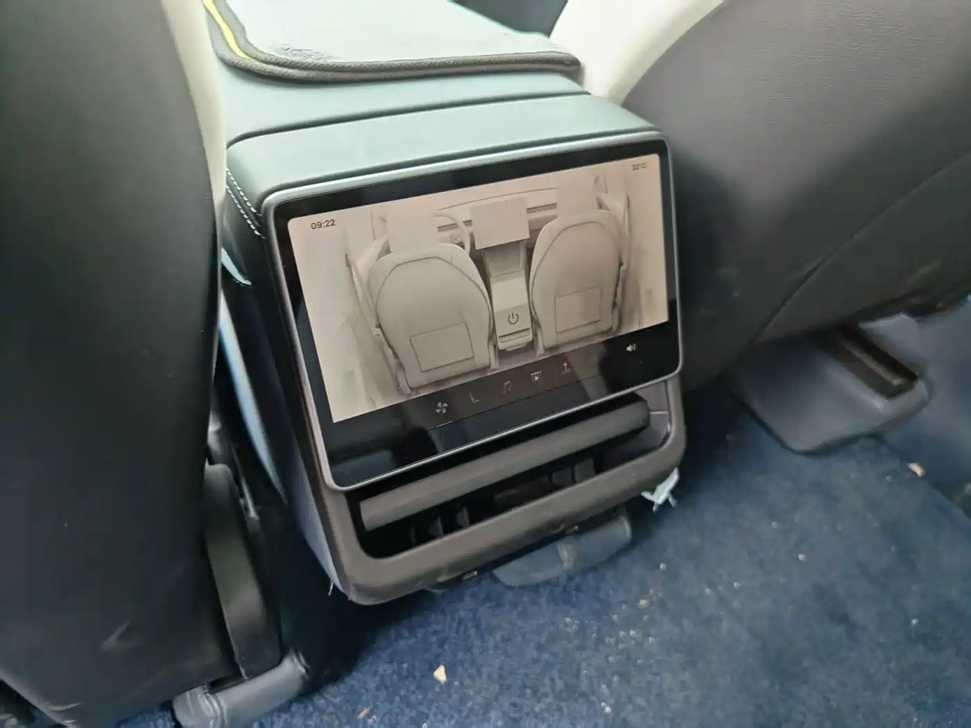 Tesla Model Y 2026 2025 Long Range All-Wheel Drive