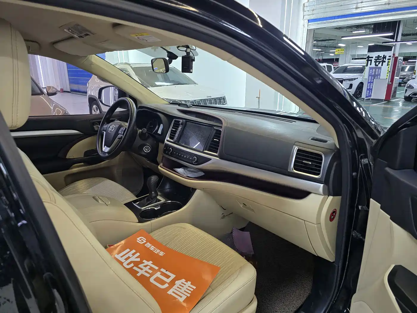 Toyota Highlander 2015 3.5L AWD Elite Edition 7-seater фото 10