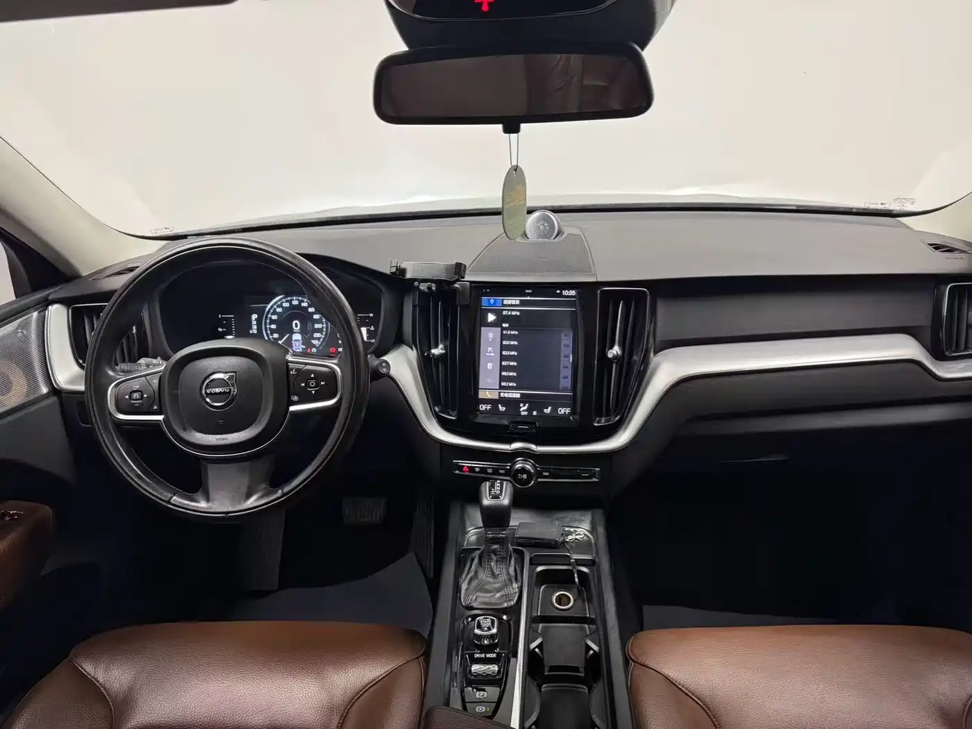 Фото 14 - Volvo XC60