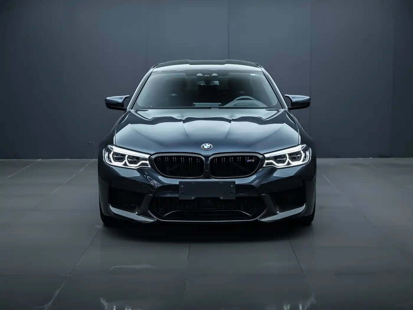 BMW M5 2018 M5 фото 2