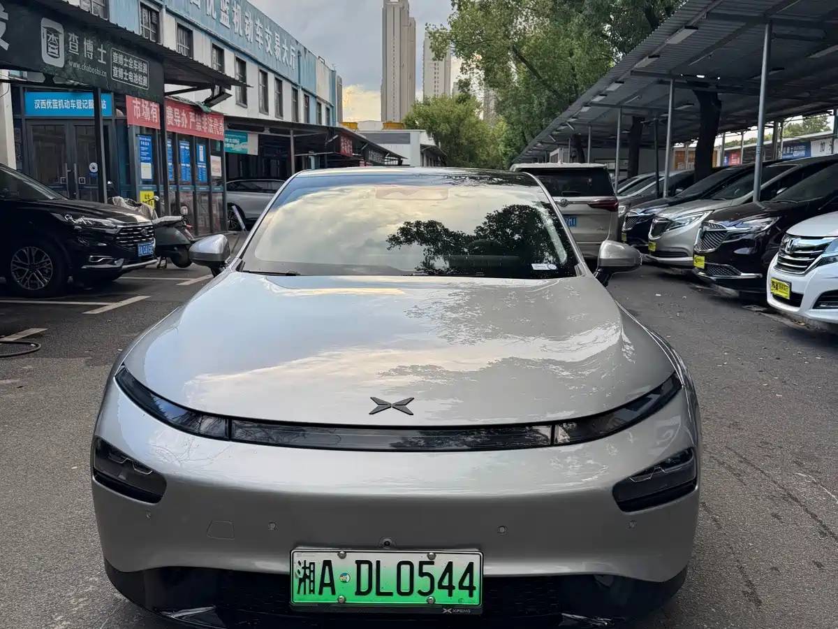 Фото 2 - XPeng P7