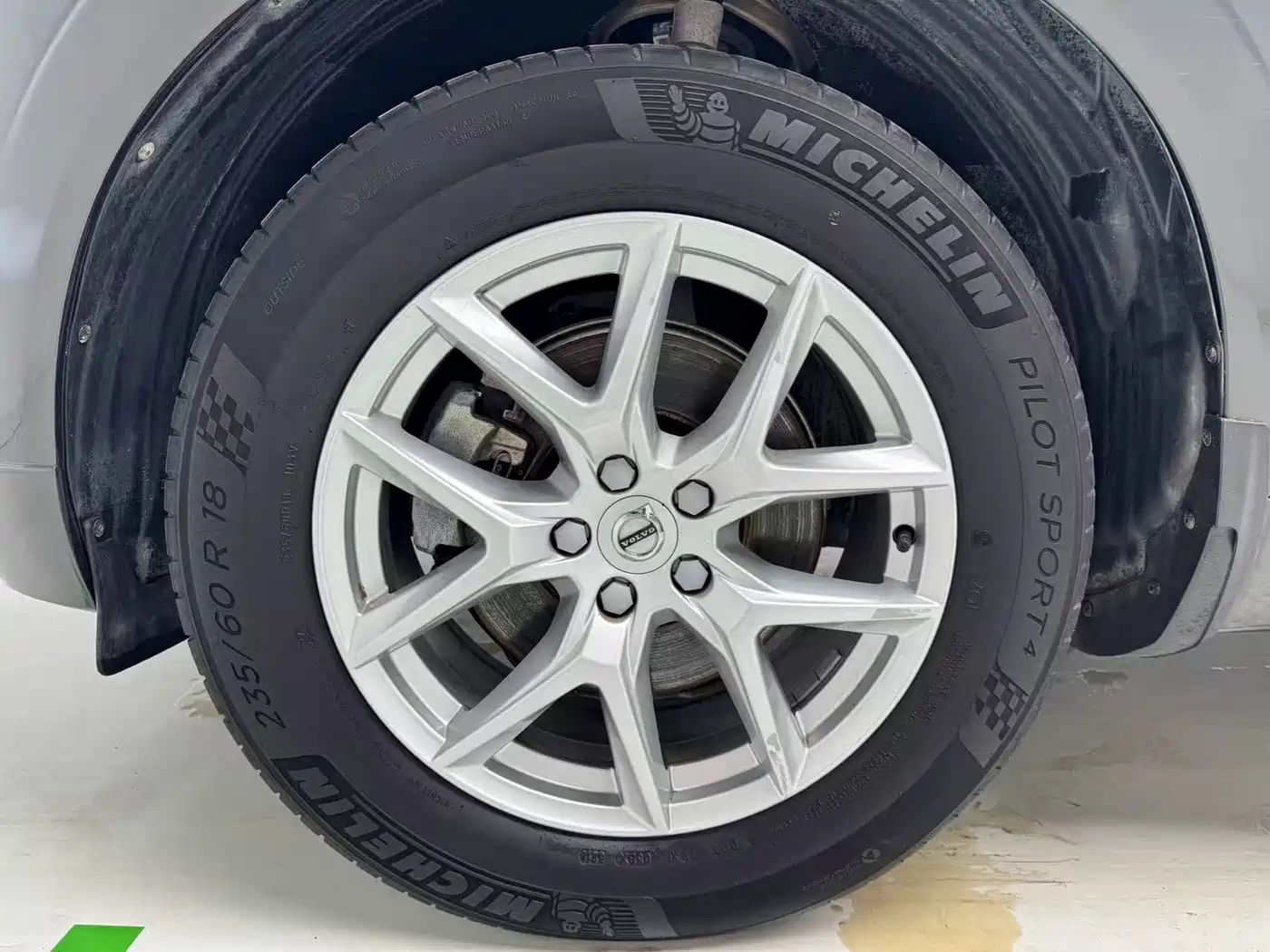 Фото 8 - Volvo XC60