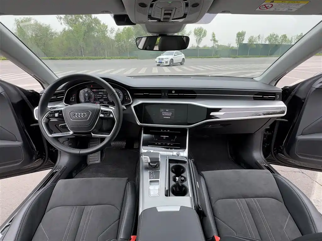 Audi A7L 2024 45 TFSI Luxury фото 9
