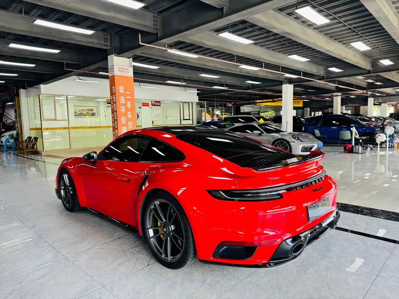Porsche 911 2023 Turbo S 3.7T фото 4