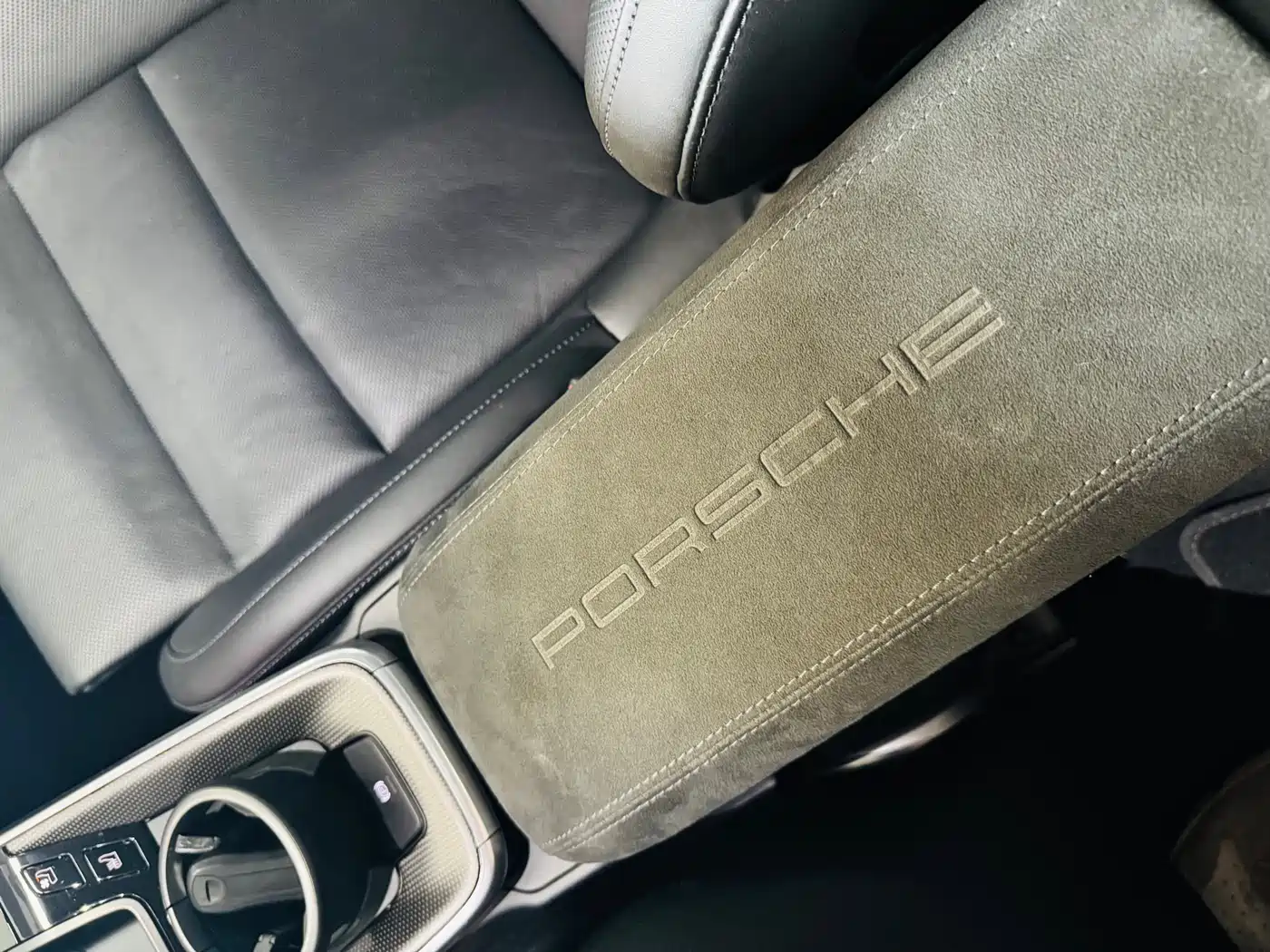 Porsche 911 2023 Turbo S 3.7T фото 11