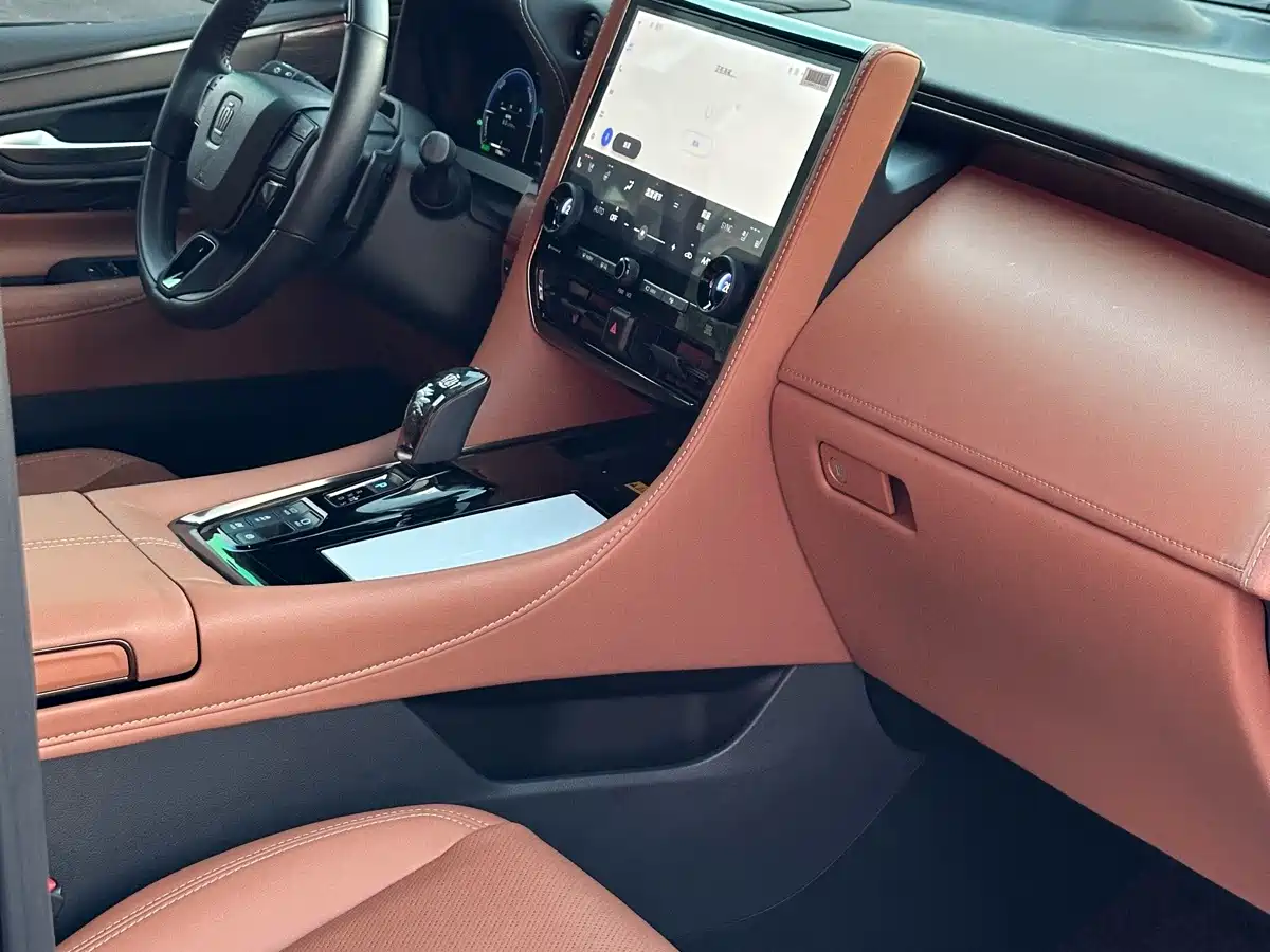 Фото 7 - Toyota Vellfire