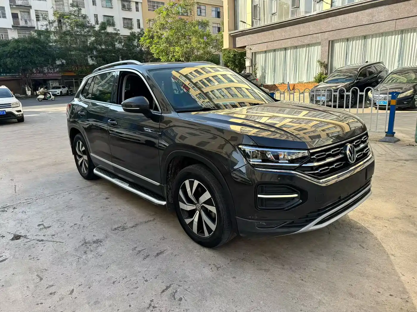 Volkswagen Tayron 2019 330TSI 2WD Luxury China VI фото 3