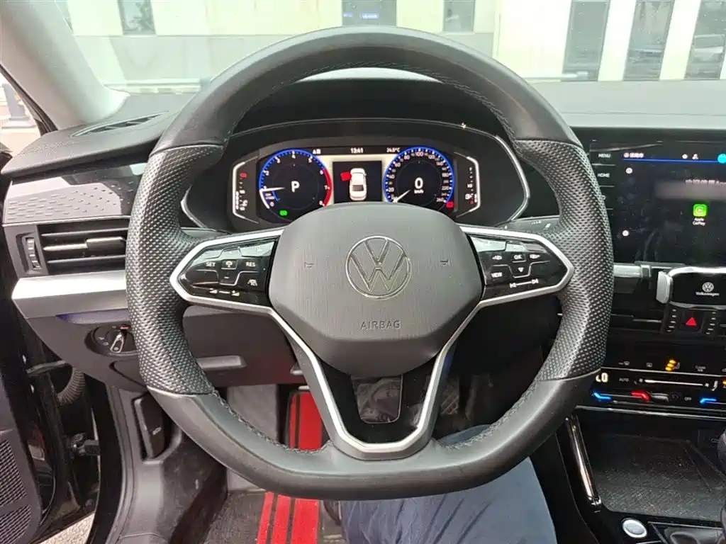 Volkswagen Passat 2023 330TSI Luxury Edition фото 11