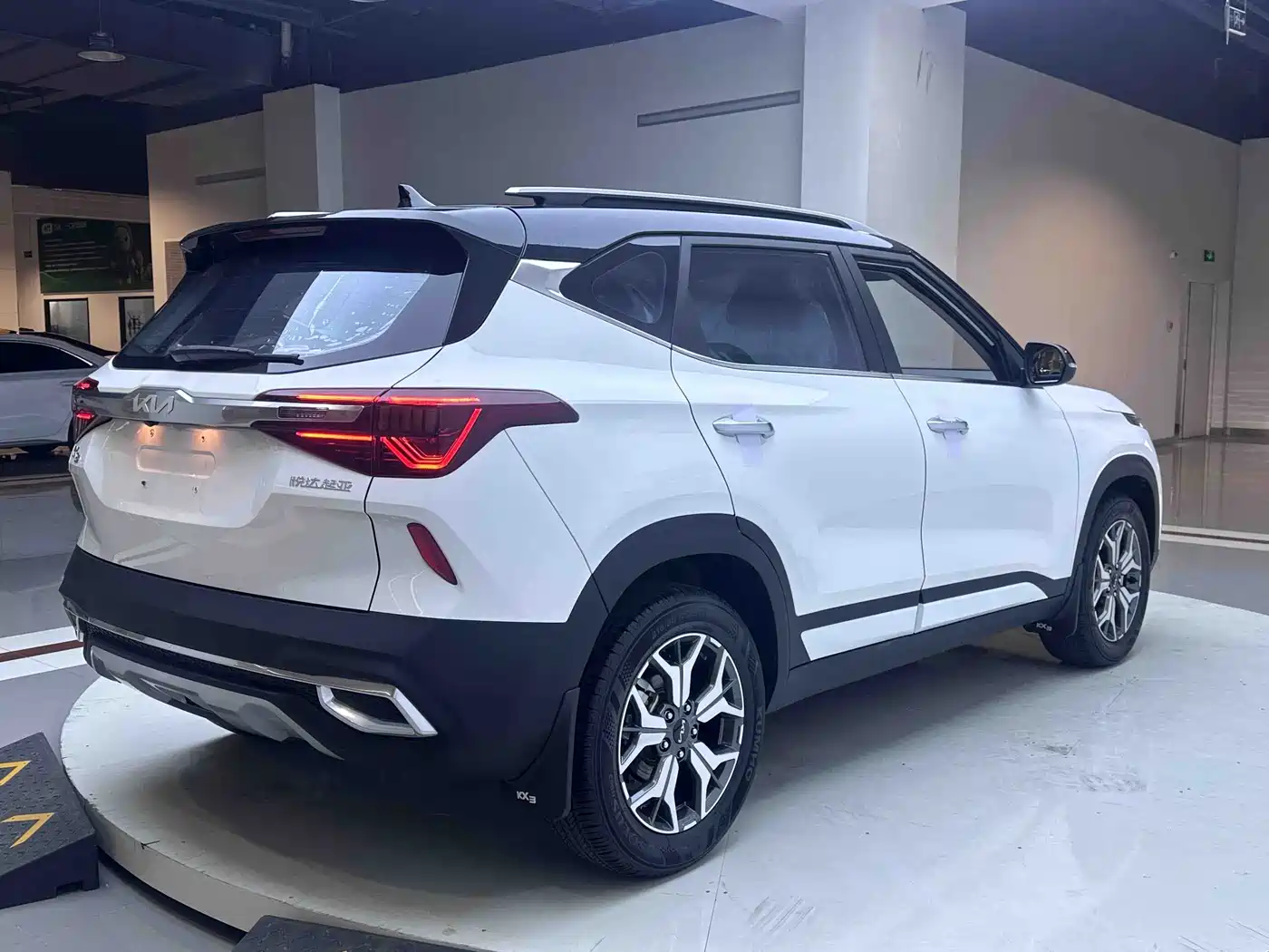 Kia KX3 Smart Run 2021 1.5L CVT Fashion Edition фото 6