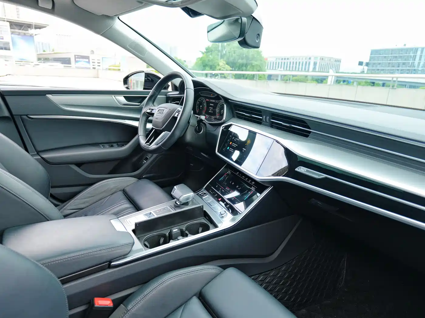 Audi A7 2023 Model 45 TFSI Premium Selection Edition фото 5