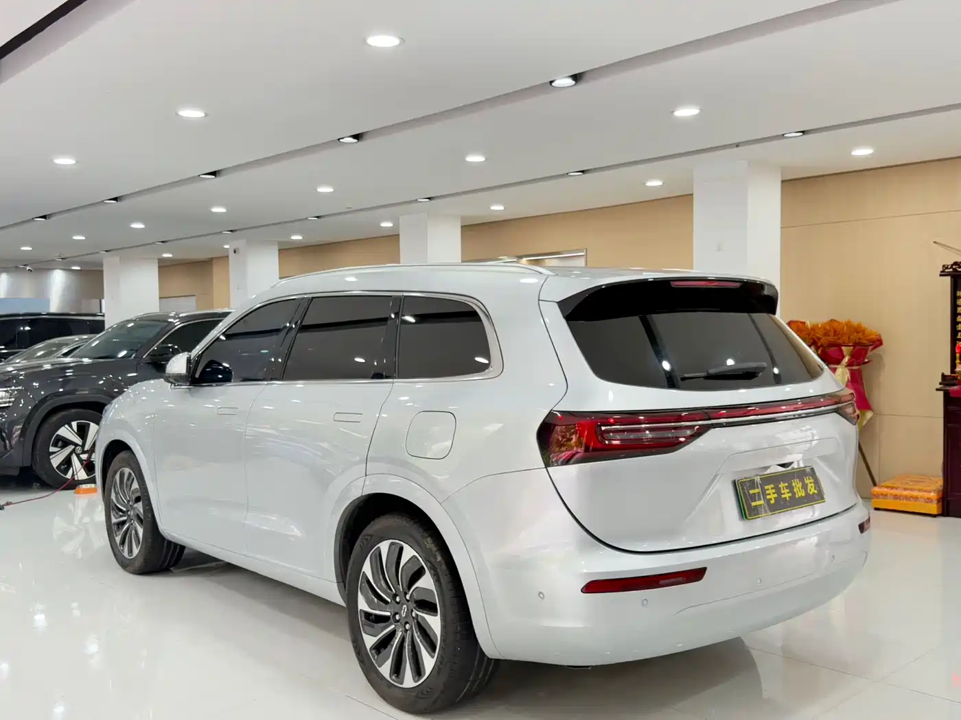 AITO Wenjie AITO M7 2024 1.5T RWD Plus 5-Seater фото 9
