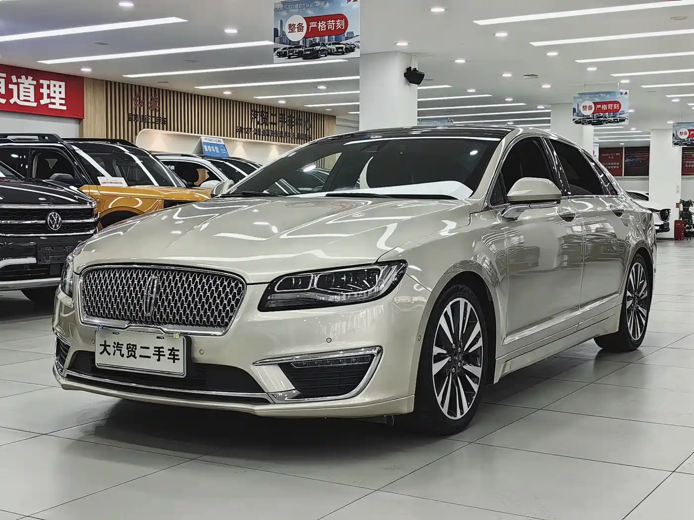 صورة 1 - Lincoln MKZ