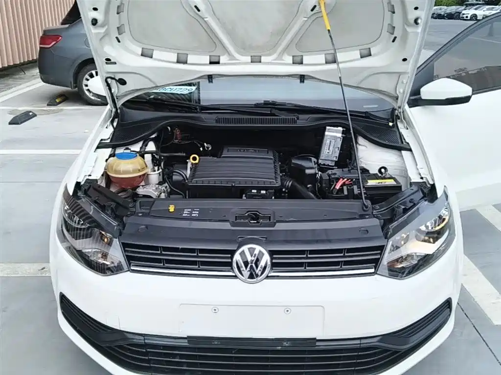 Volkswagen Polo 2016 1.4L Automatic Trend фото 20