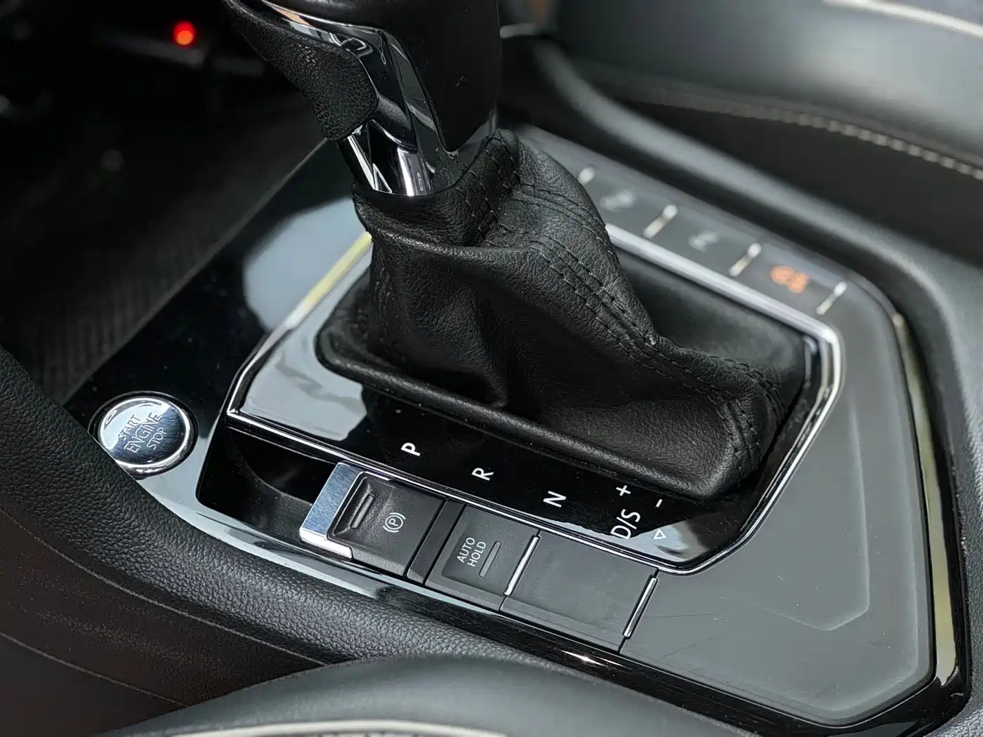 Volkswagen Tiguan L 2019 330TSI Automatic 2WD R-Line Flagship Edition China VI фото 10