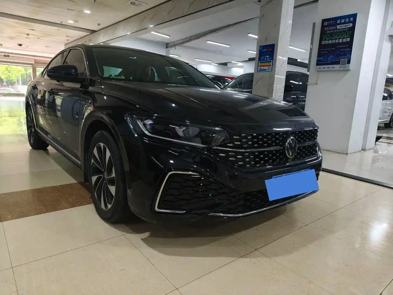 Volkswagen Passat 2023 330TSI Starlight Elite Edition фото 3