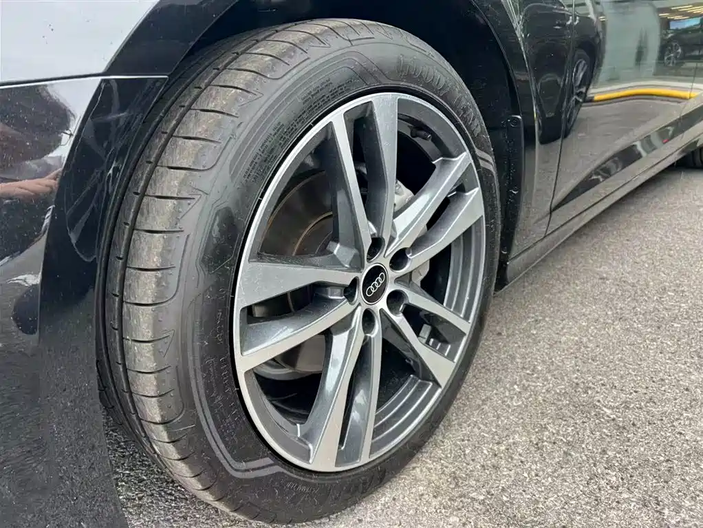 Audi A6L 2025 40 TFSI Luxury Sport фото 13