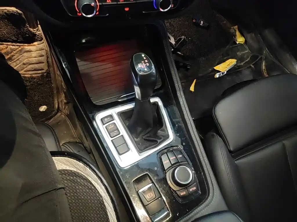 BMW 1 Series 2017 118i Sport фото 14