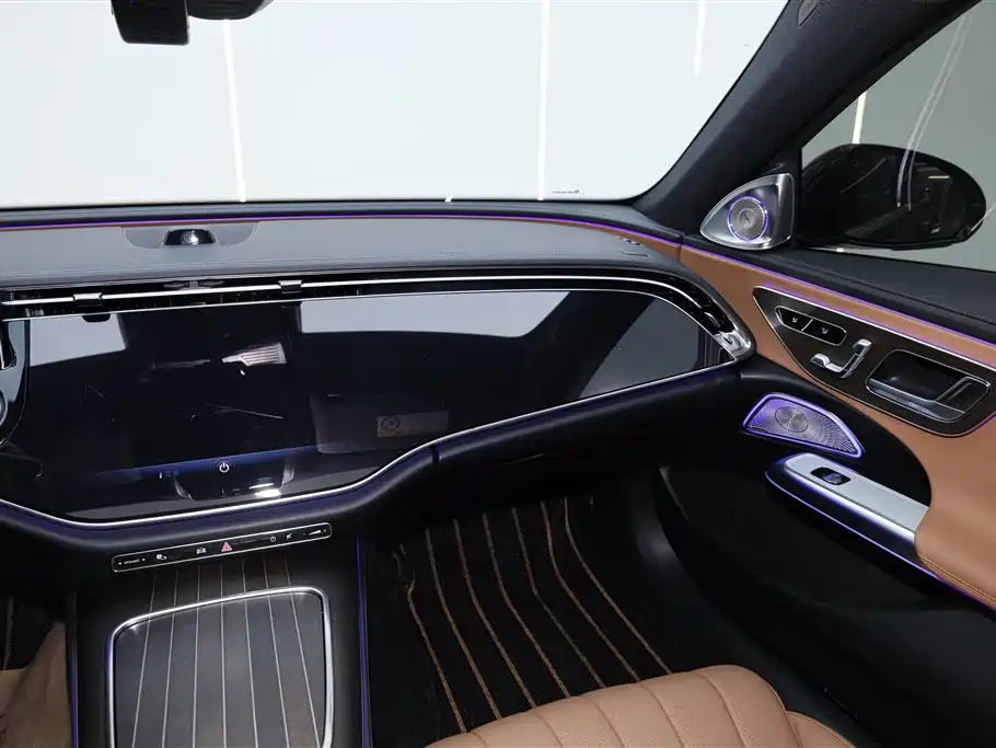 Mercedes-Benz E-Class 2024 Model E 300 L Luxury фото 28