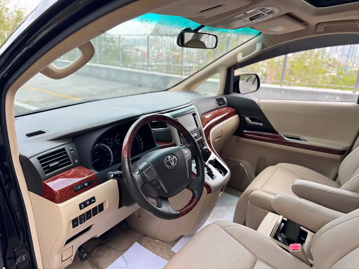Toyota Alphard 2011 3.5L Luxury Edition фото 11
