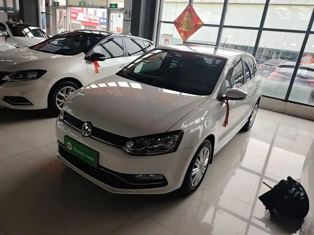 Volkswagen Polo 2016 1.6L Automatic Comfort фото 2
