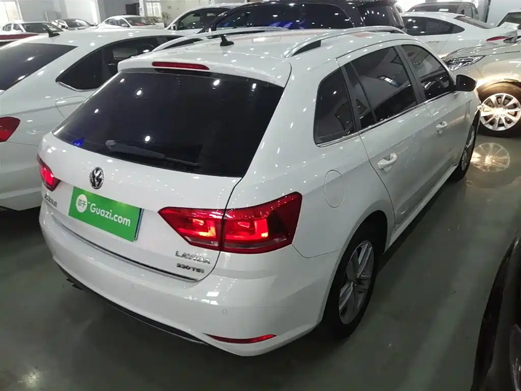 Volkswagen Lavida Tour 2017 230TSI DSG Comfort Edition фото 7