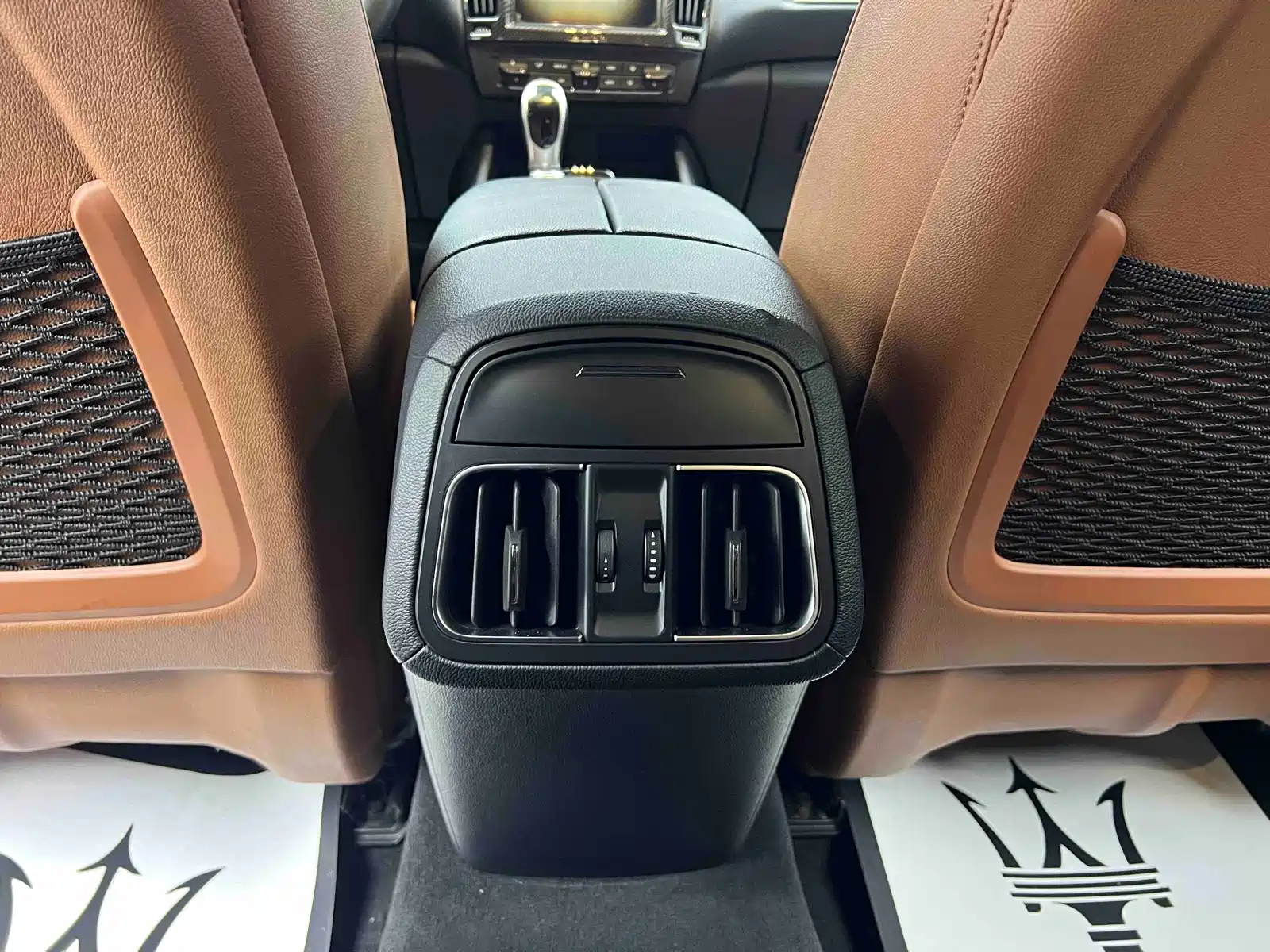Photo 29 - Maserati Levante