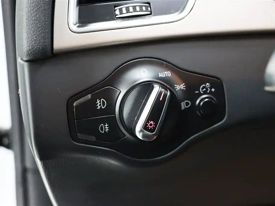 Audi A4L 2015 35 TFSI Auto Standard фото 14