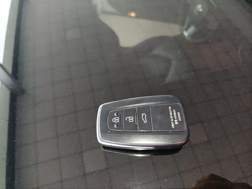 Toyota Camry 2018 2.5G Luxury Edition фото 18