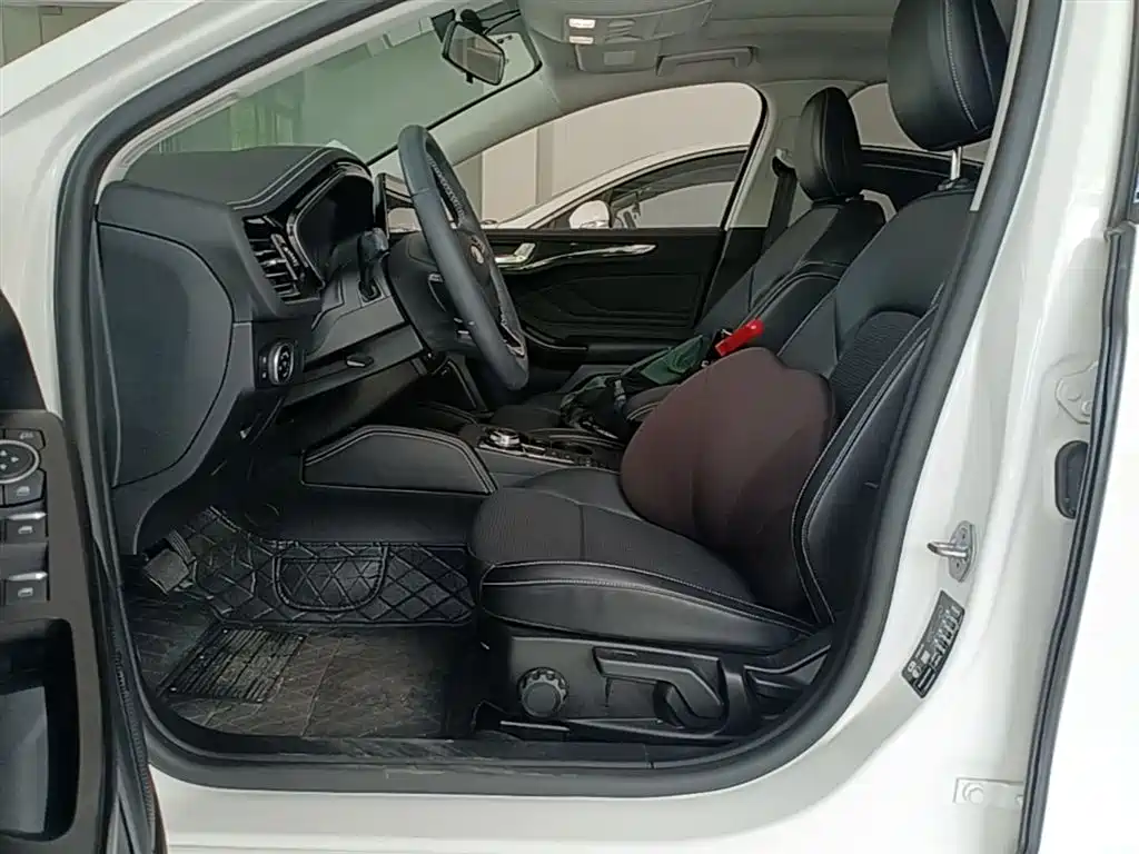 FORD FOX